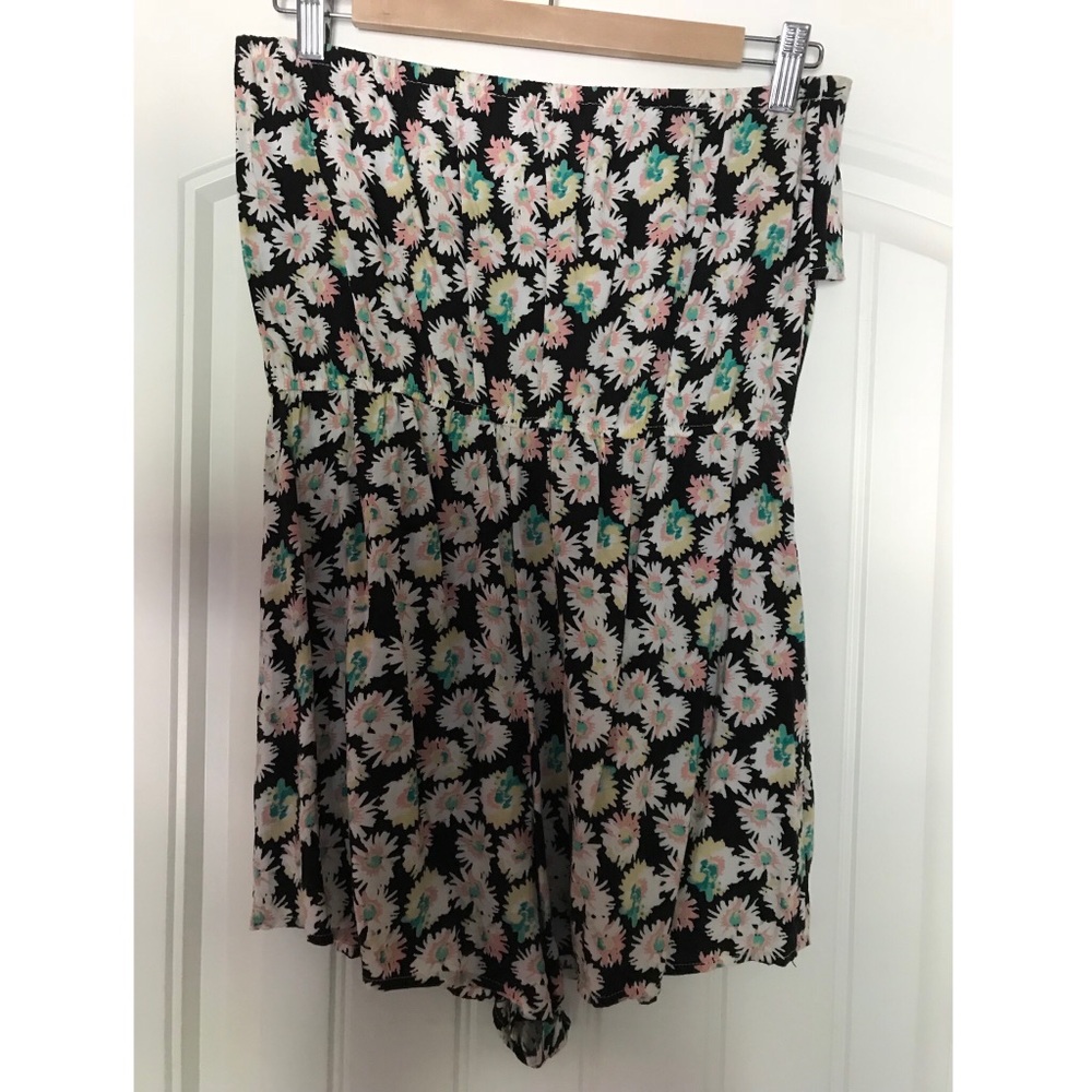 🌸American Rag Romper🌸 - Picture 2 of 4
